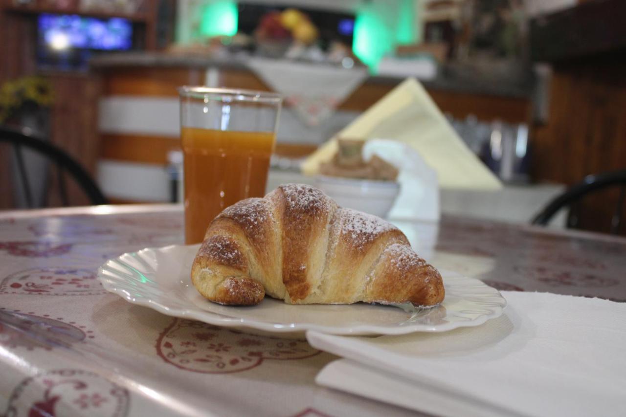 Villarosybeb Paruzzaro Buitenkant foto